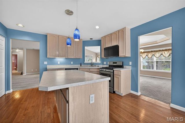 1421 Schoal Creek Drive, St Peters, MO 63366