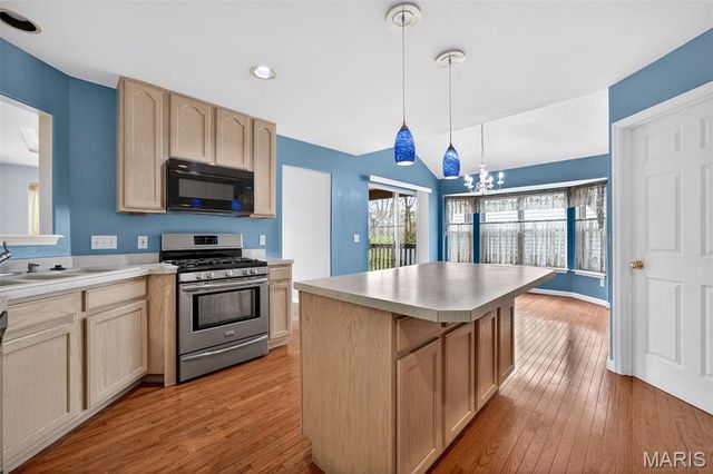 1421 Schoal Creek Drive, St Peters, MO 63366