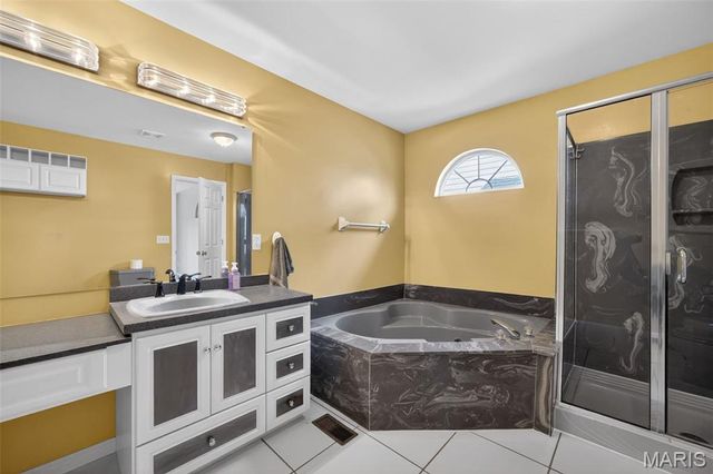 1421 Schoal Creek Drive, St Peters, MO 63366