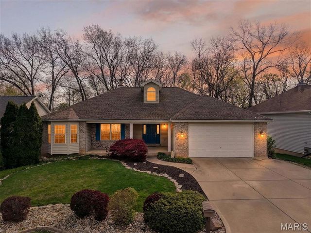 1421 Schoal Creek Drive, St Peters, MO 63366