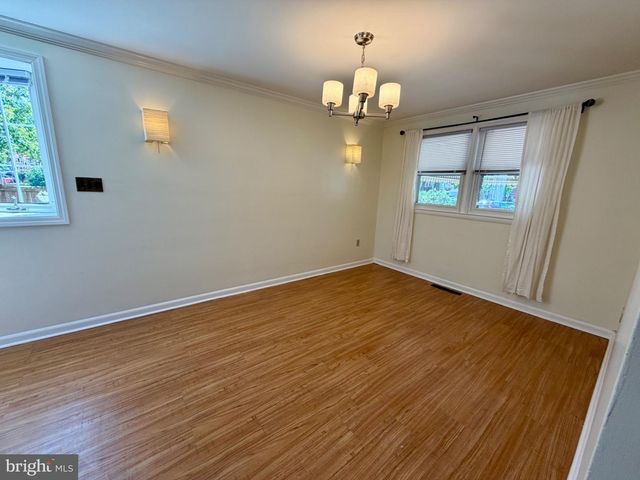 1033 CIRCLE DR, Halethorpe, MD 21227