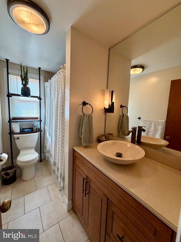 1033 CIRCLE DR, Halethorpe, MD 21227