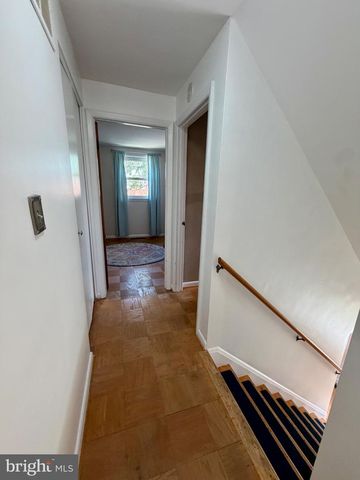 1033 CIRCLE DR, Halethorpe, MD 21227
