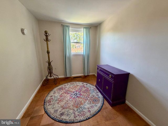 1033 CIRCLE DR, Halethorpe, MD 21227