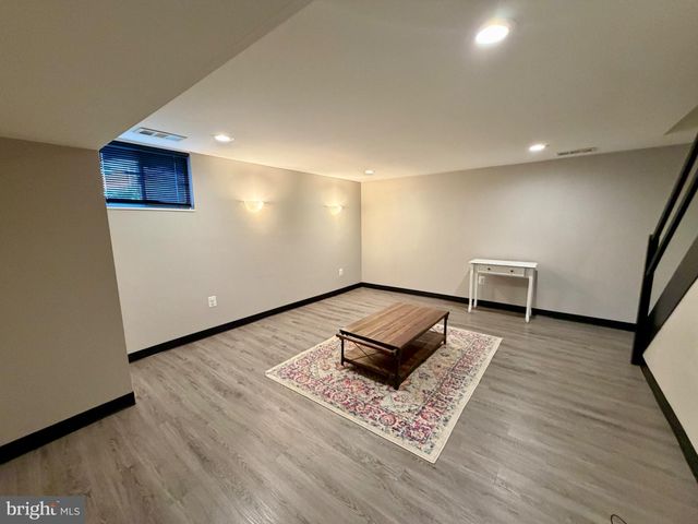 1033 CIRCLE DR, Halethorpe, MD 21227