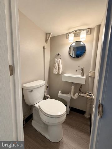 1033 CIRCLE DR, Halethorpe, MD 21227