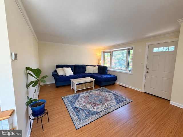 1033 CIRCLE DR, Halethorpe, MD 21227