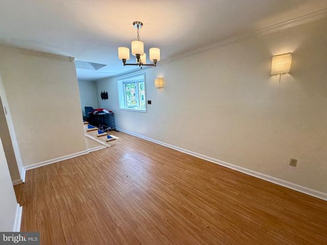 1033 CIRCLE DR, Halethorpe, MD 21227
