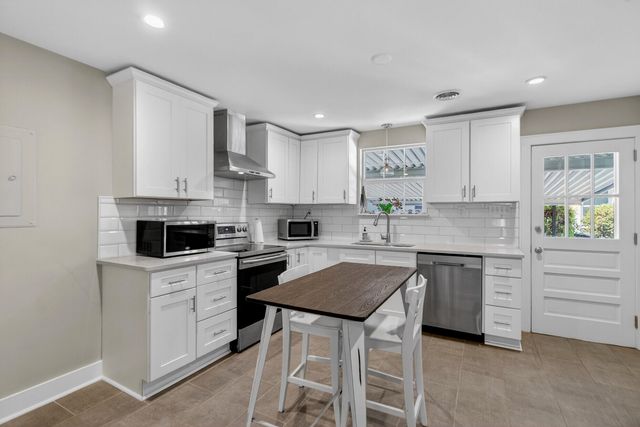 537 Saint Andrews Boulevard, Charleston, SC 29407