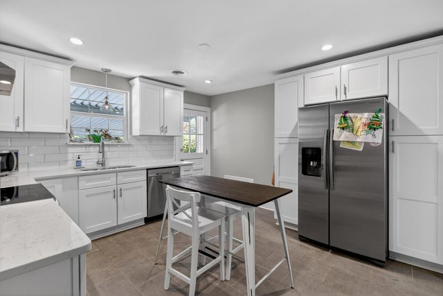 537 Saint Andrews Boulevard, Charleston, SC 29407