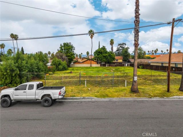 1879 10th, Riverside, CA 92507