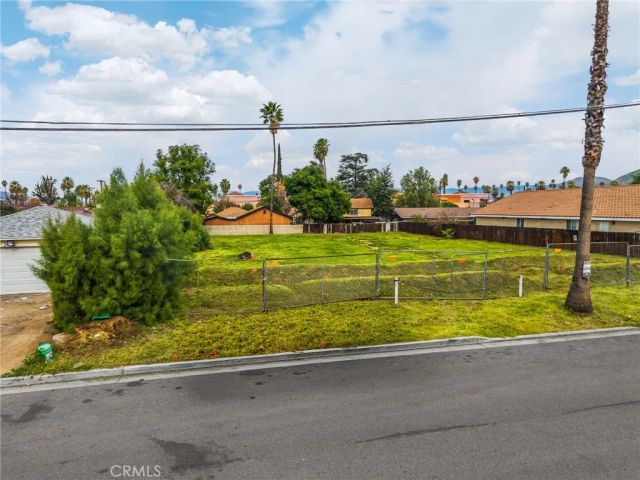 1879 10th, Riverside, CA 92507