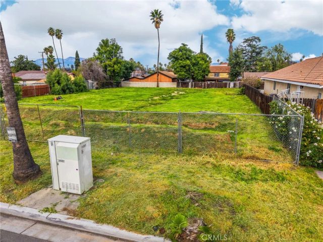 1879 10th, Riverside, CA 92507
