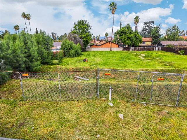 1879 10th, Riverside, CA 92507