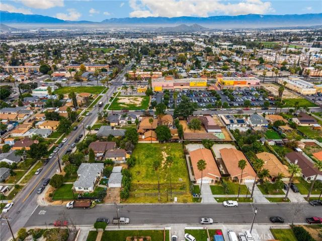 1879 10th, Riverside, CA 92507