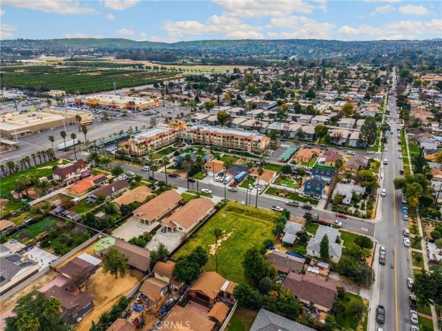 1879 10th, Riverside, CA 92507