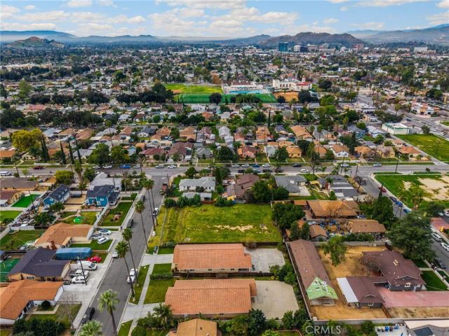 1879 10th, Riverside, CA 92507