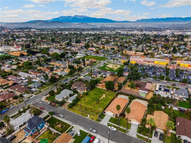 1879 10th, Riverside, CA 92507