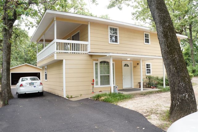 107 Los Peces Street, Gun Barrel City, TX 75156