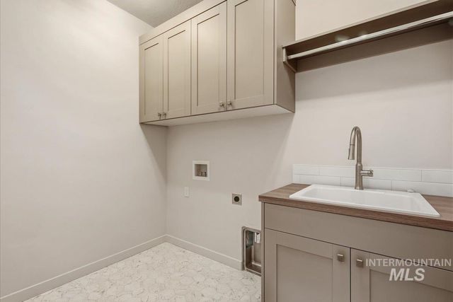 9647 W Kate Dr, Boise, ID 83714