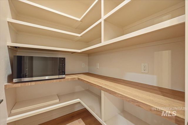 9647 W Kate Dr, Boise, ID 83714