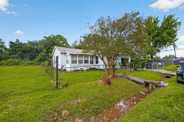 8013 Maxroy Street, Houston, TX 77088