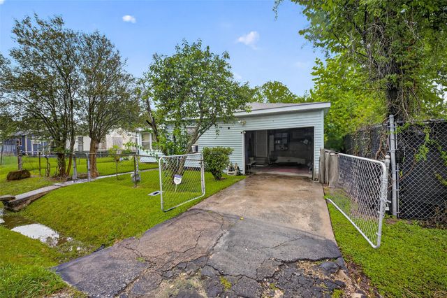 8013 Maxroy Street, Houston, TX 77088