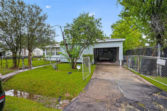 8013 Maxroy Street, Houston, TX 77088