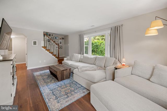 2624 E MAPLE ST, Alexandria, VA 22306