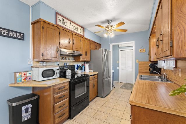 3013 Belle Avenue, Denison, TX 75020