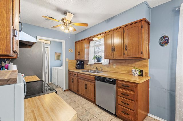 3013 Belle Avenue, Denison, TX 75020