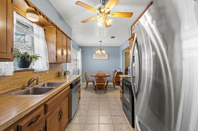 3013 Belle Avenue, Denison, TX 75020