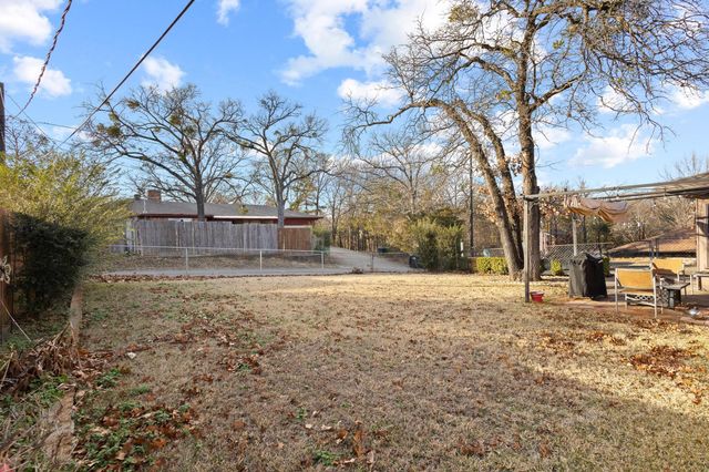 3013 Belle Avenue, Denison, TX 75020