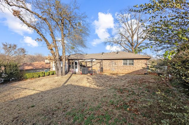 3013 Belle Avenue, Denison, TX 75020