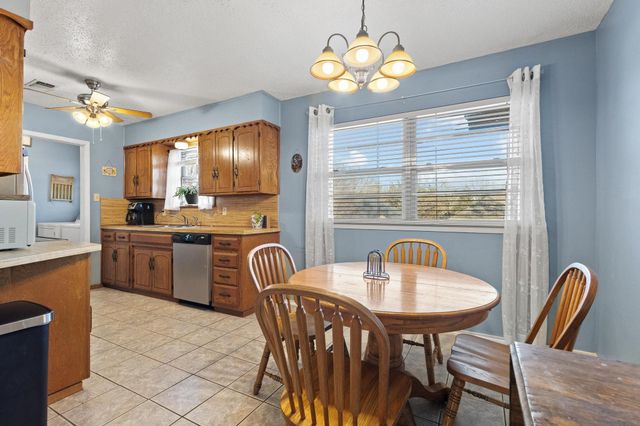 3013 Belle Avenue, Denison, TX 75020