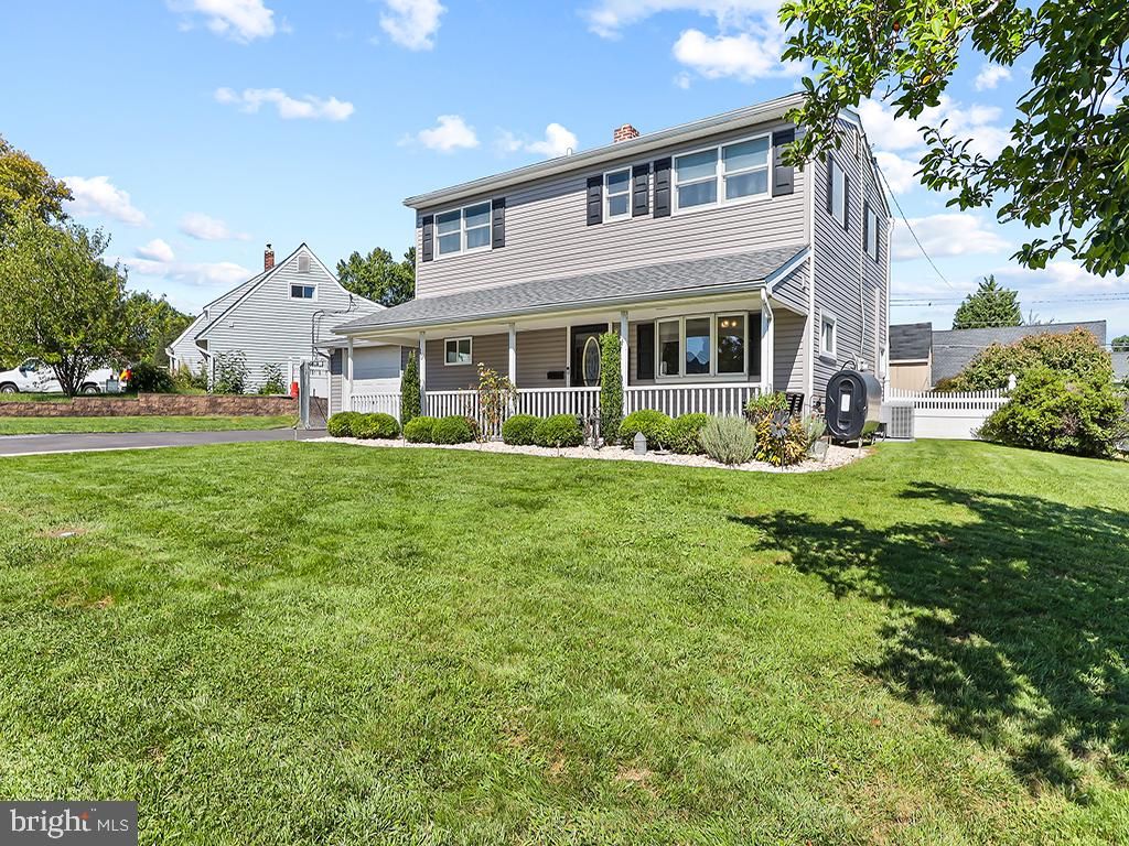 10 APRICOT LN, LEVITTOWN, PA 19055 — photo 2