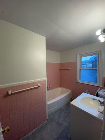 1079 Emmons Boulevard, Lincoln Park, MI 48146