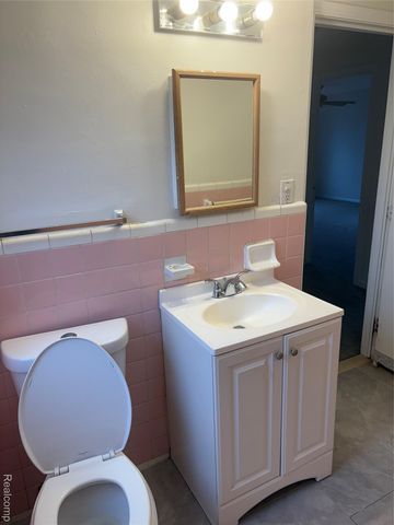 1079 Emmons Boulevard, Lincoln Park, MI 48146