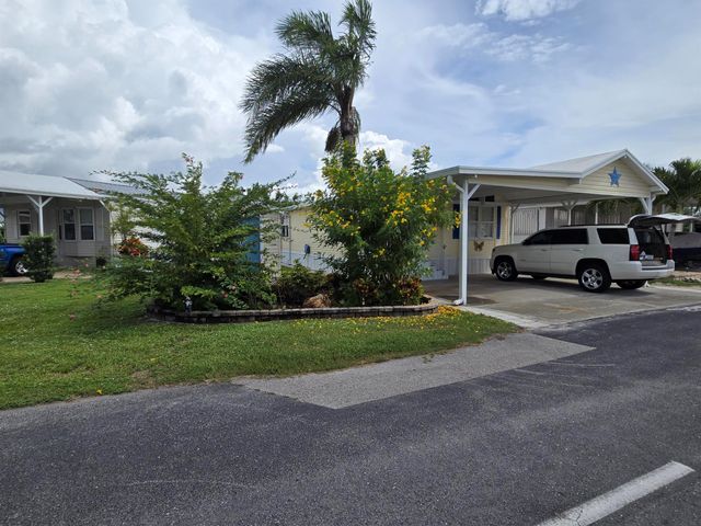 12240 SE 138th Boulevard 225, Okeechobee, FL 34974