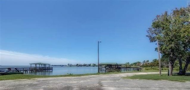 217 Cherry Tree, Livingston, TX 77351