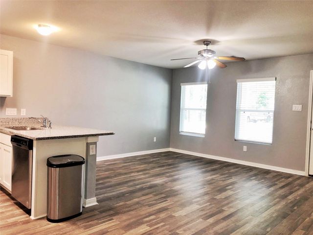 217 Cherry Tree, Livingston, TX 77351