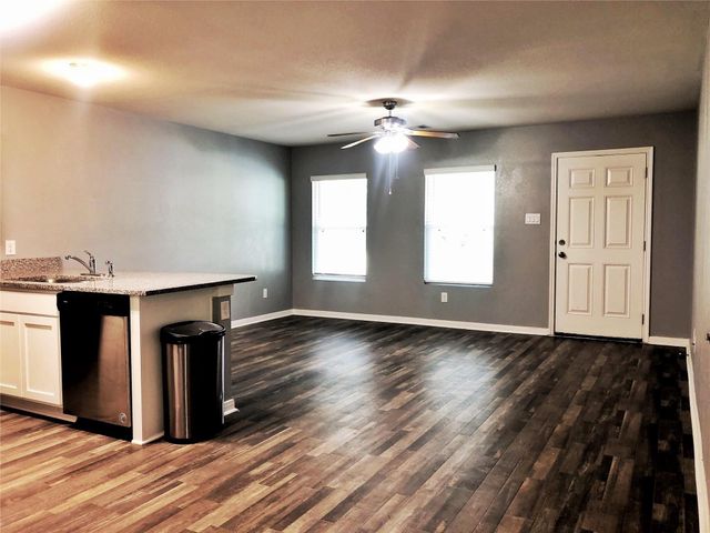 217 Cherry Tree, Livingston, TX 77351