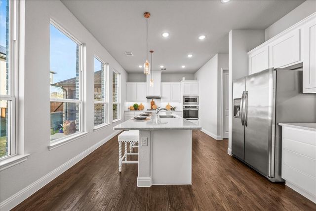 911 Park Vista Drive, Justin, TX 76247