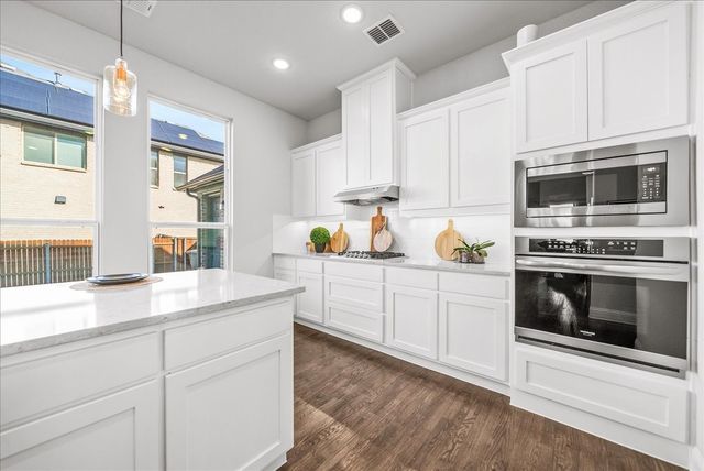 911 Park Vista Drive, Justin, TX 76247