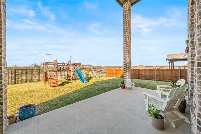 911 Park Vista Drive, Justin, TX 76247