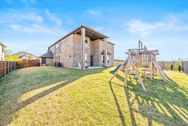 911 Park Vista Drive, Justin, TX 76247