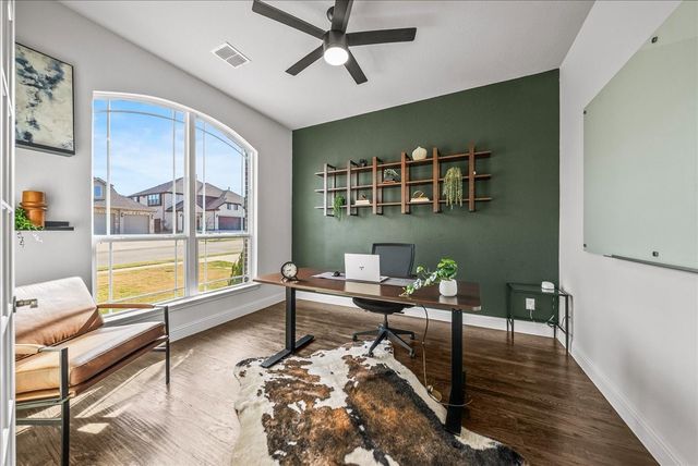 911 Park Vista Drive, Justin, TX 76247