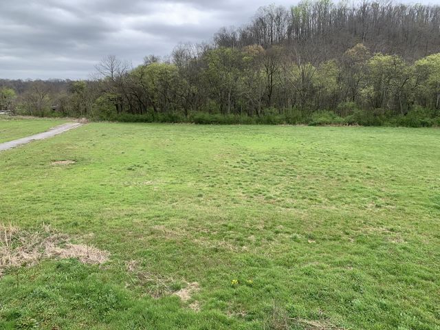 137 Factory Creek Rd, Ethridge, TN 38456