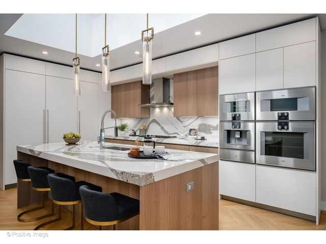 220 S Green Street 4S, Chicago, IL 60607