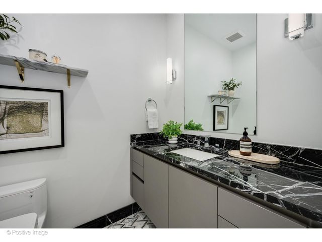 220 S Green Street 4S, Chicago, IL 60607